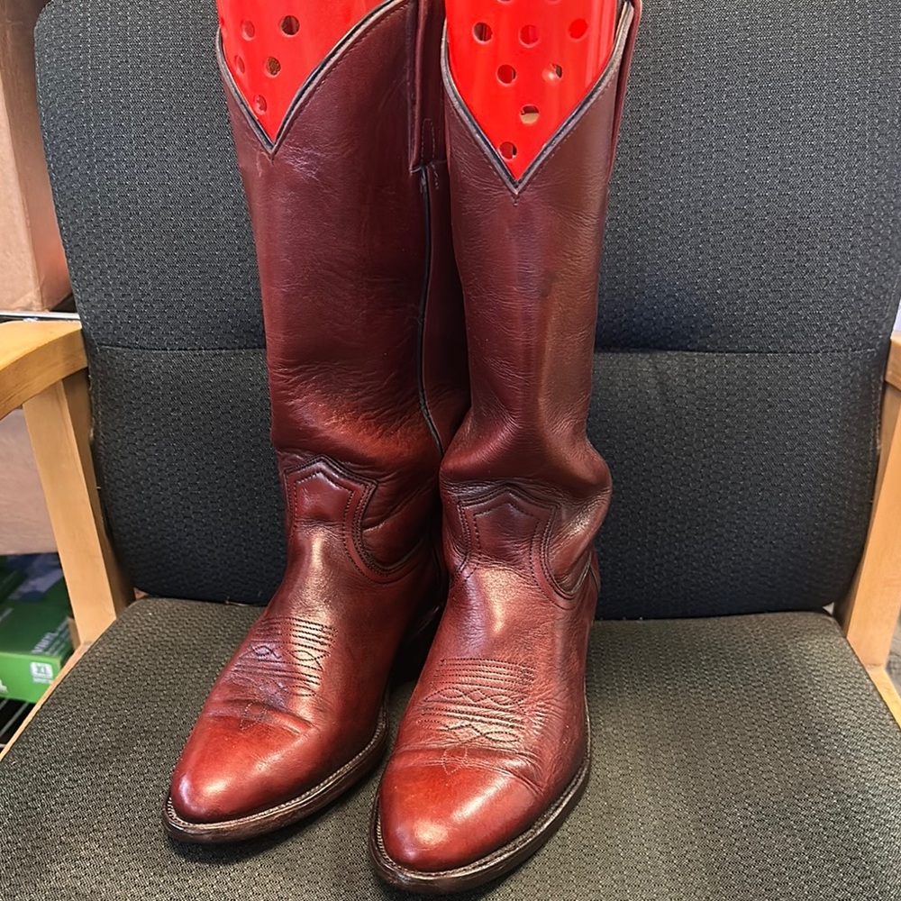 Classic Men’s Frye deep burgandy, size 9.5 Leather Cowboy Boots 15” tall